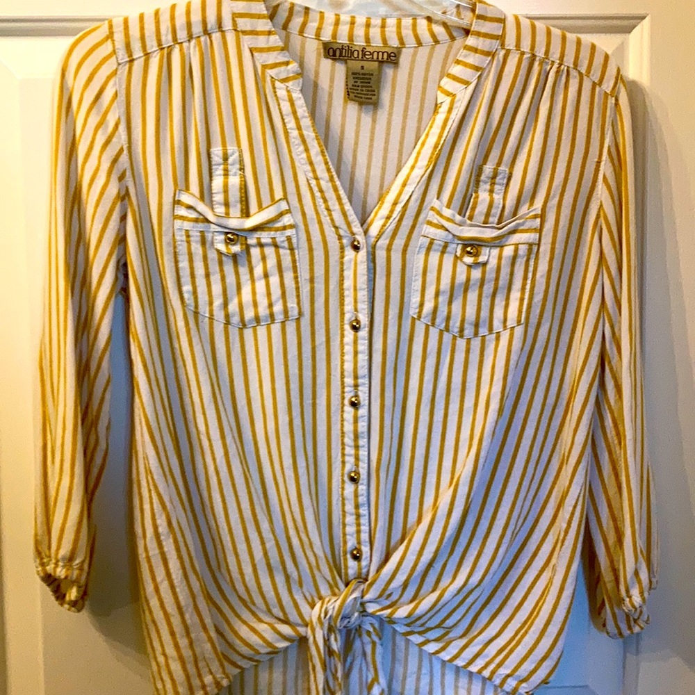 ☀️mustard and white striped top☀️